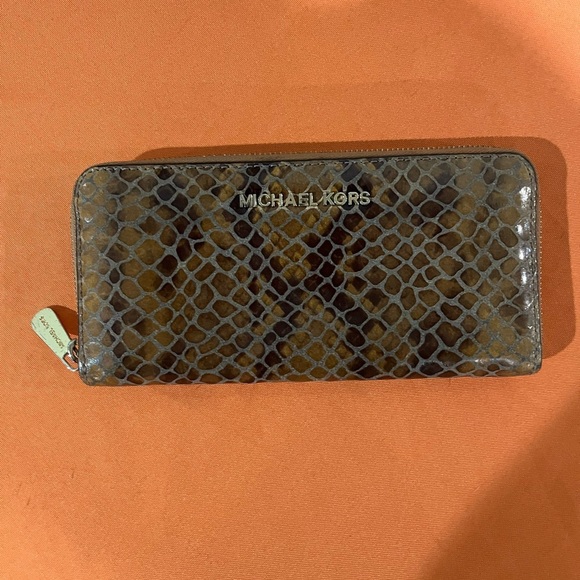 Michael Kors Brown and Black Snake Print Wallet NWOT - Picture 1 of 10